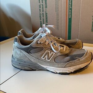 New Balance 993 MENS Beige and Gray Athletic Shoes